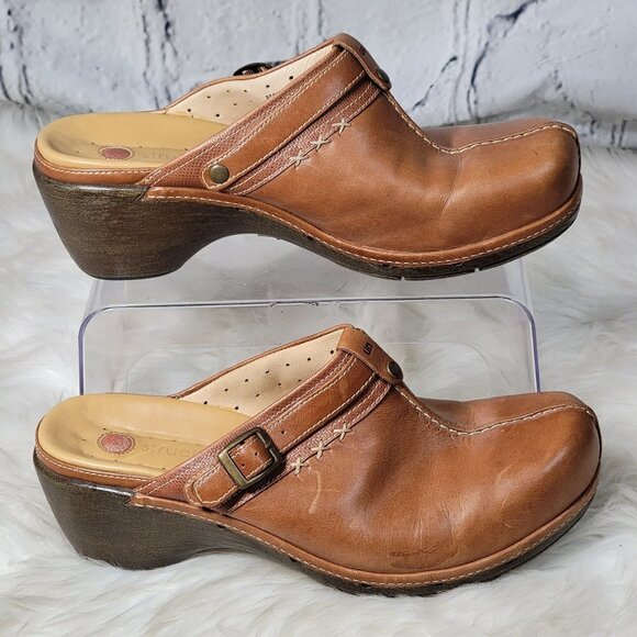 CLARKS Unstructured Womens 10 Tan Leather Slip On Comfort Clogs Mules Boho Comfy - Picture 1 of 13